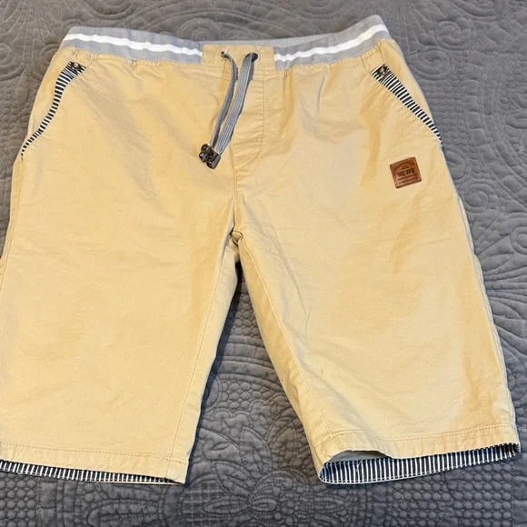 Men's Beige Athletic Shorts with Drawstring - Picture 2 of 11